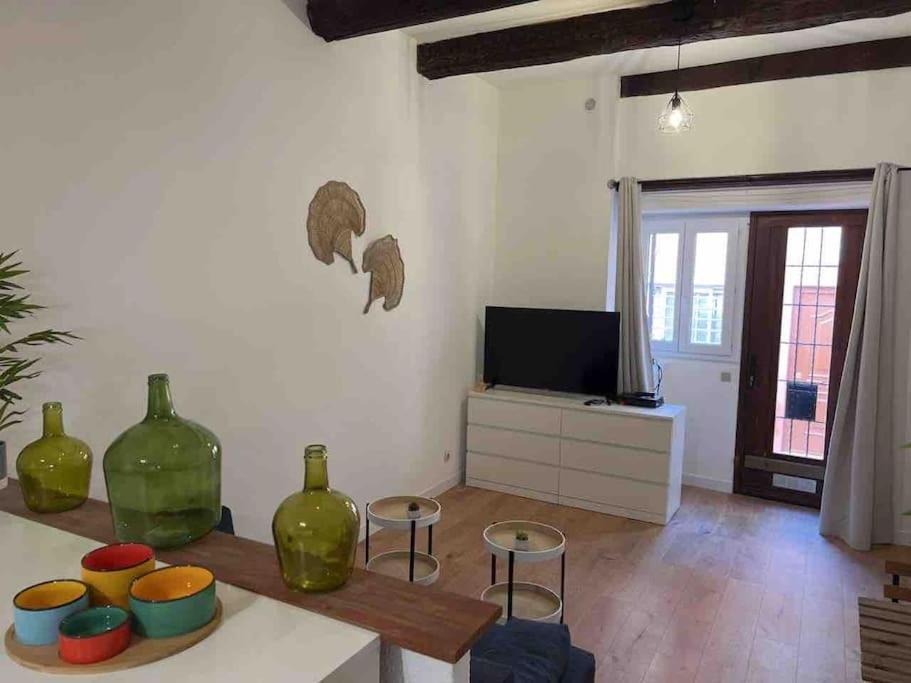 Loft - Centre Historique Apartment วีลล์ฟรองซ์-ซูร์-แมร์ ภายนอก รูปภาพ
