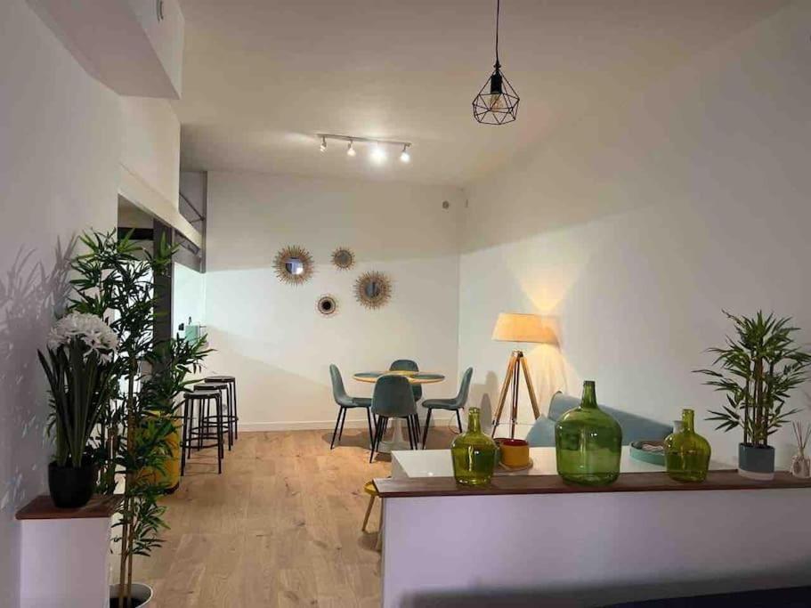 Loft - Centre Historique Apartment วีลล์ฟรองซ์-ซูร์-แมร์ ภายนอก รูปภาพ